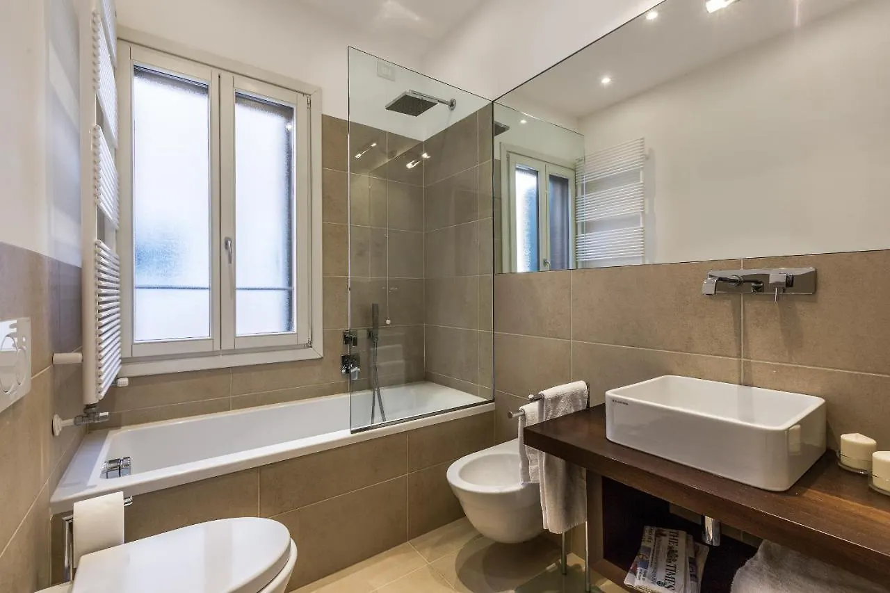 Ca' Meraviglia Canal View Apartment Venice