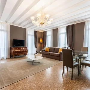San Teodoro Palace - Luxury Apartamento